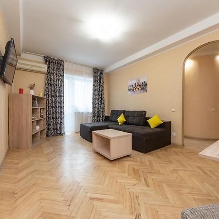 1 Bedroom Apart Near Metro Pecherska Київ Екстер'єр фото