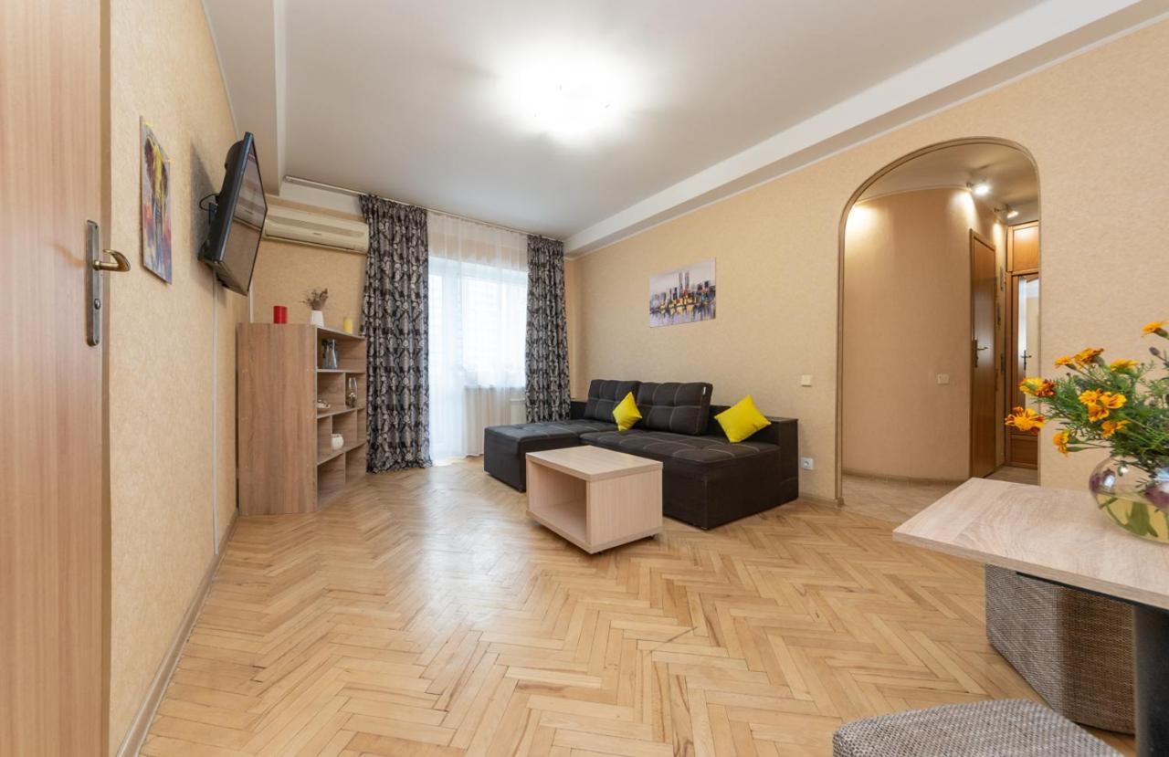 1 Bedroom Apart Near Metro Pecherska Київ Екстер'єр фото