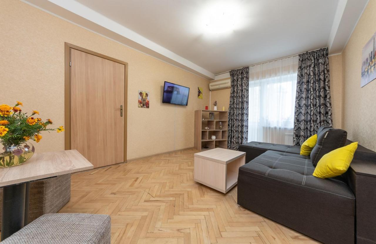 1 Bedroom Apart Near Metro Pecherska Київ Екстер'єр фото