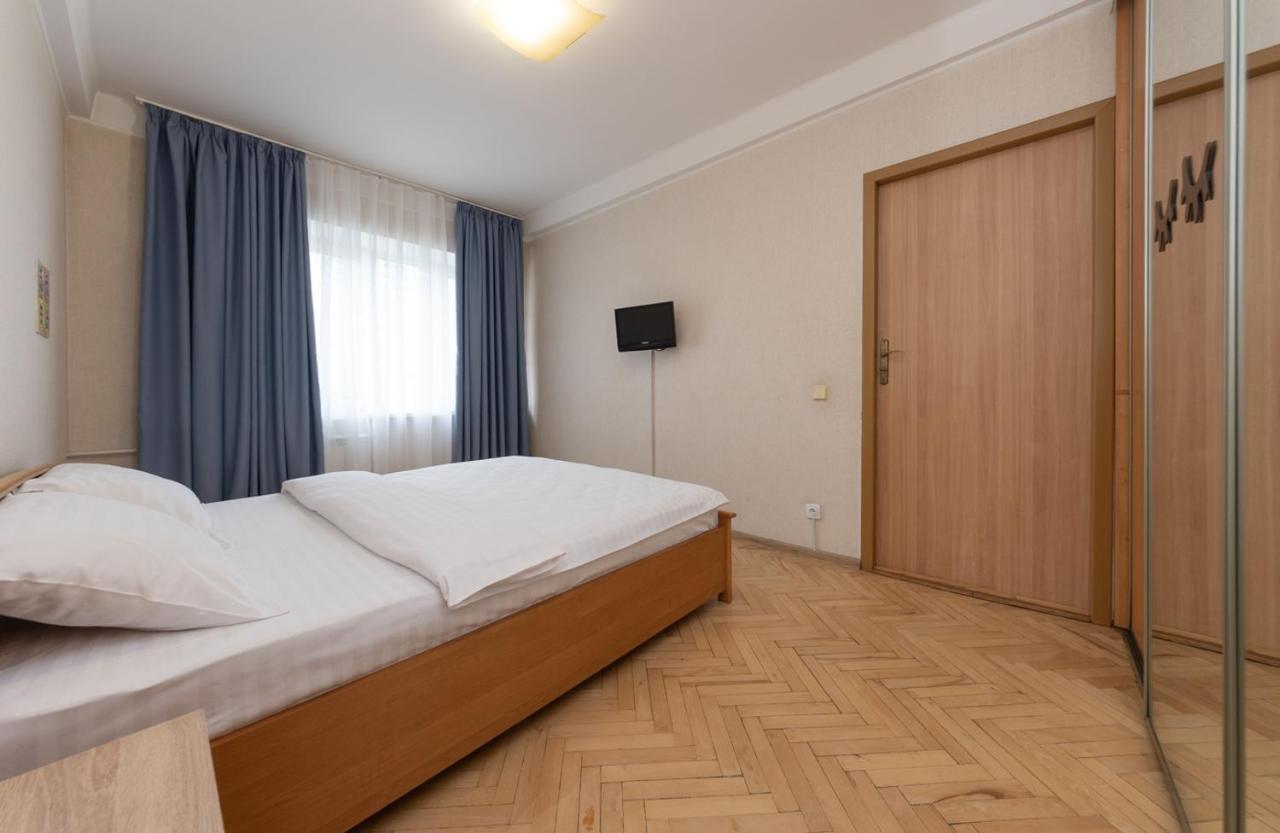 1 Bedroom Apart Near Metro Pecherska Київ Екстер'єр фото