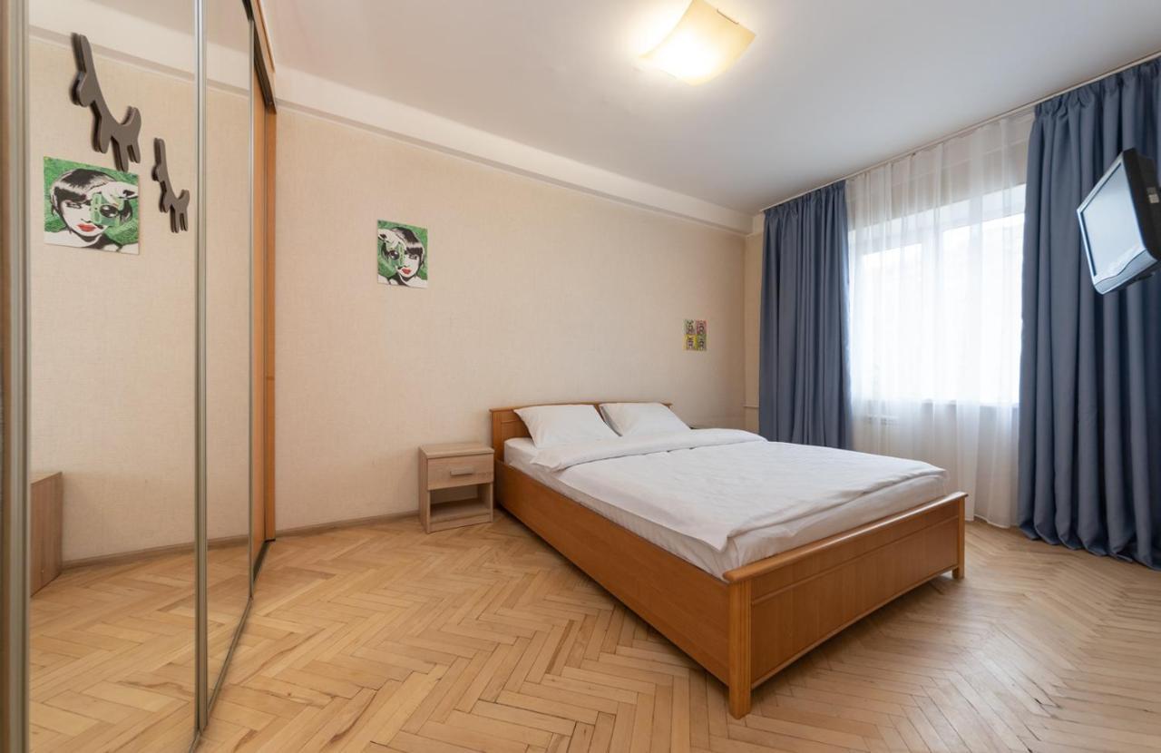 1 Bedroom Apart Near Metro Pecherska Київ Екстер'єр фото