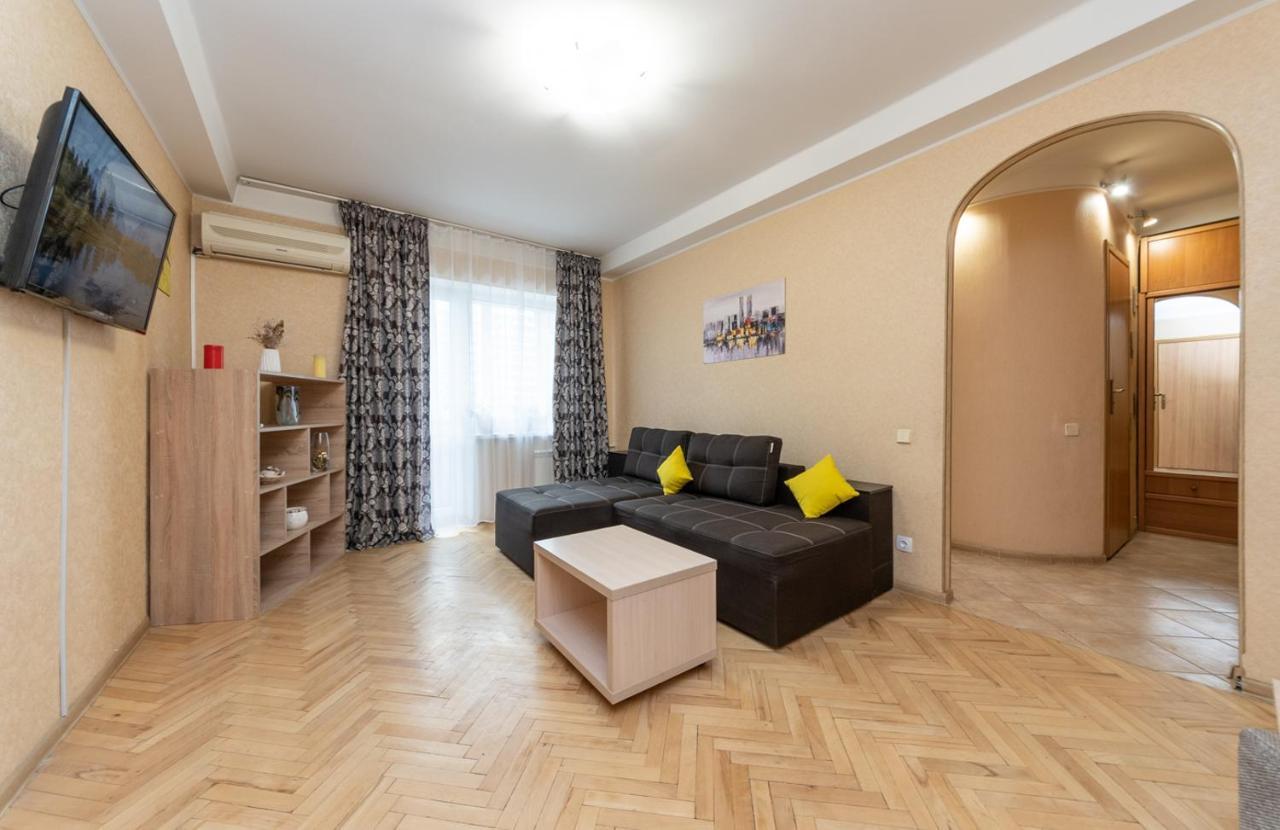 1 Bedroom Apart Near Metro Pecherska Київ Екстер'єр фото