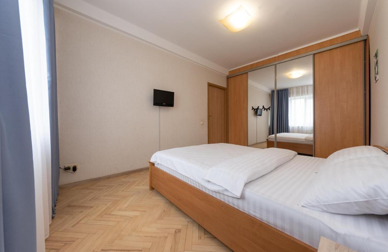 1 Bedroom Apart Near Metro Pecherska Київ Екстер'єр фото