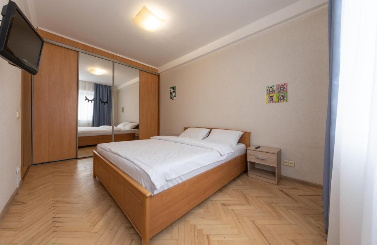 1 Bedroom Apart Near Metro Pecherska Київ Екстер'єр фото